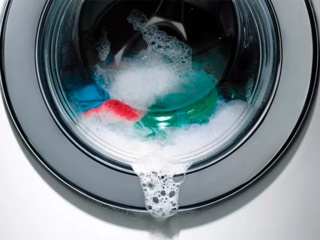 Почему течет вода из под люка в стиральной машине?